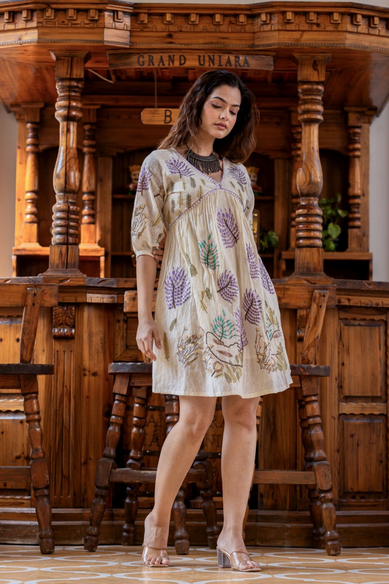 Casual Off-White Embroidered Midi Dress with Floral Detailing