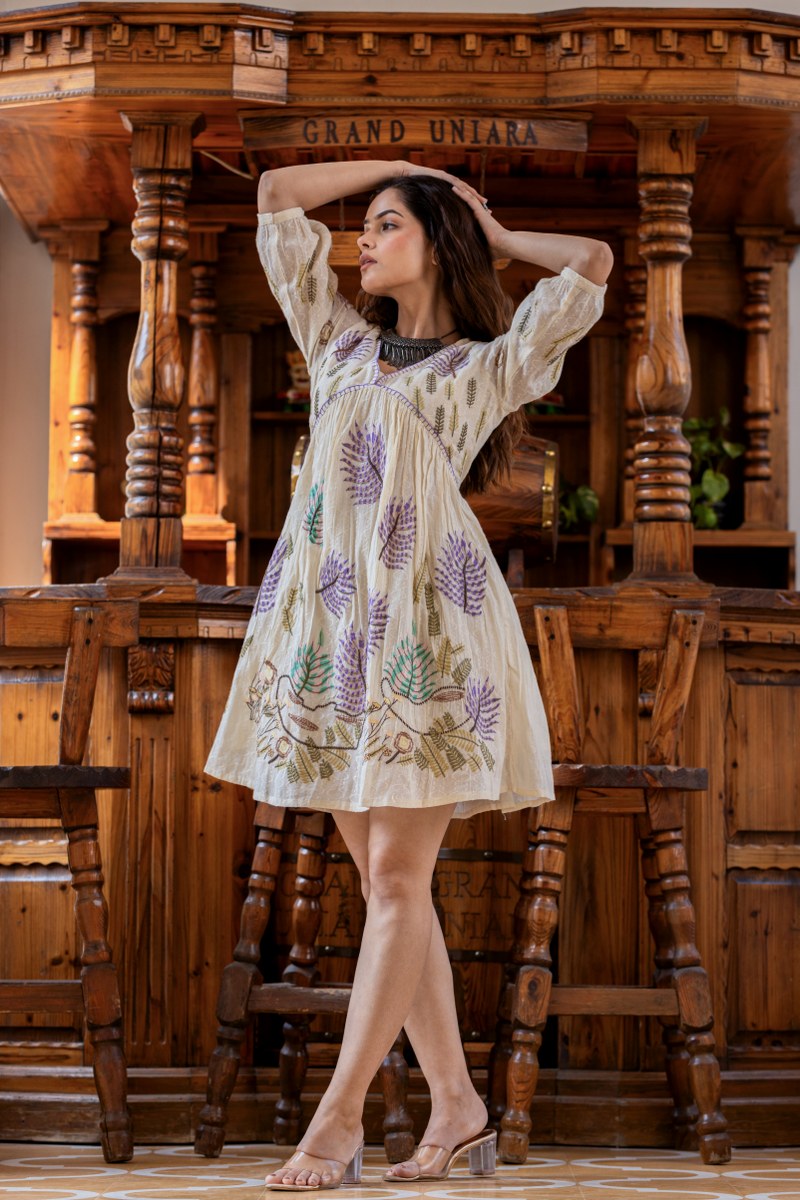 Casual Off-White Embroidered Midi Dress with Floral Detailing