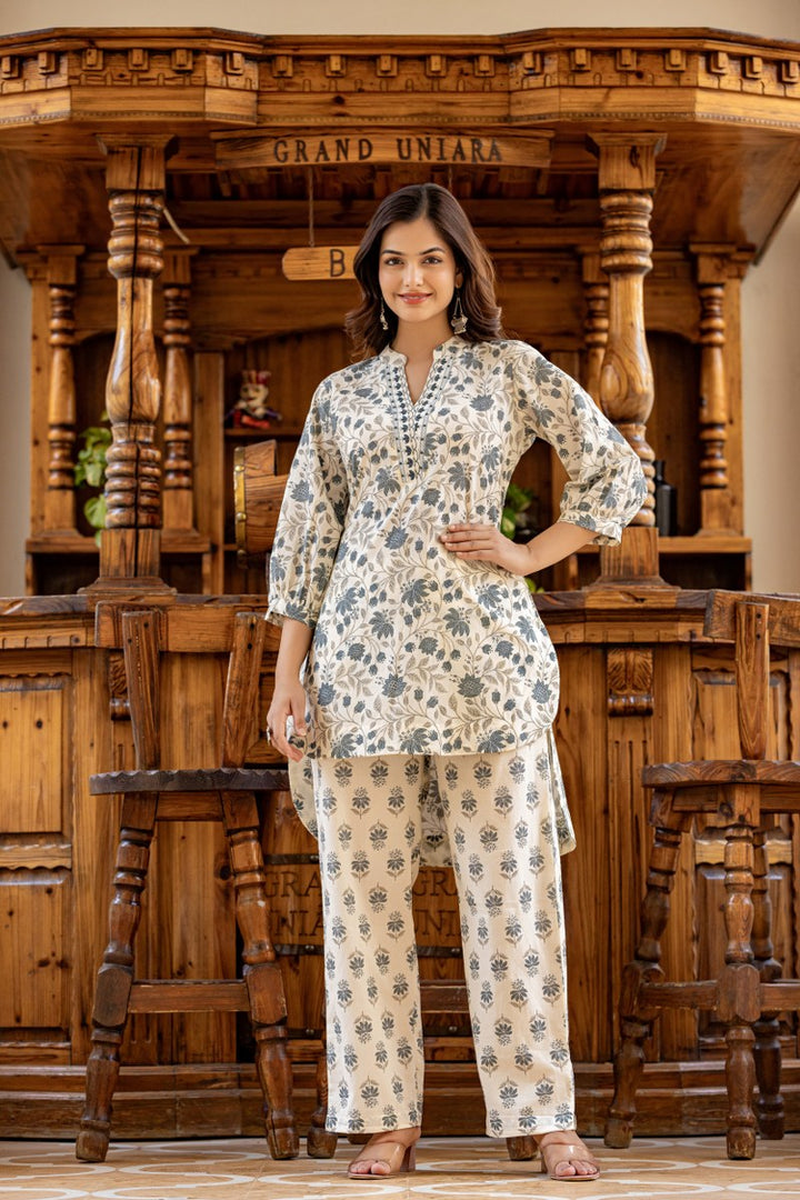 Women Beige & Blue Floral Print 2 Piece Co-ord Set