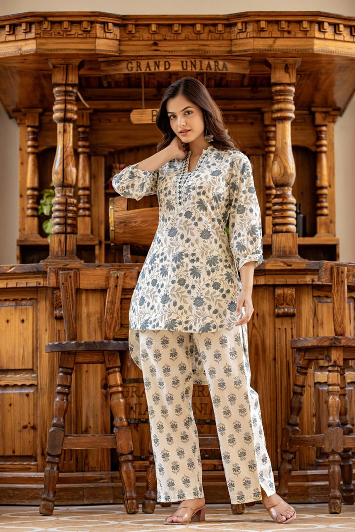 Women Beige & Blue Floral Print 2 Piece Co-ord Set