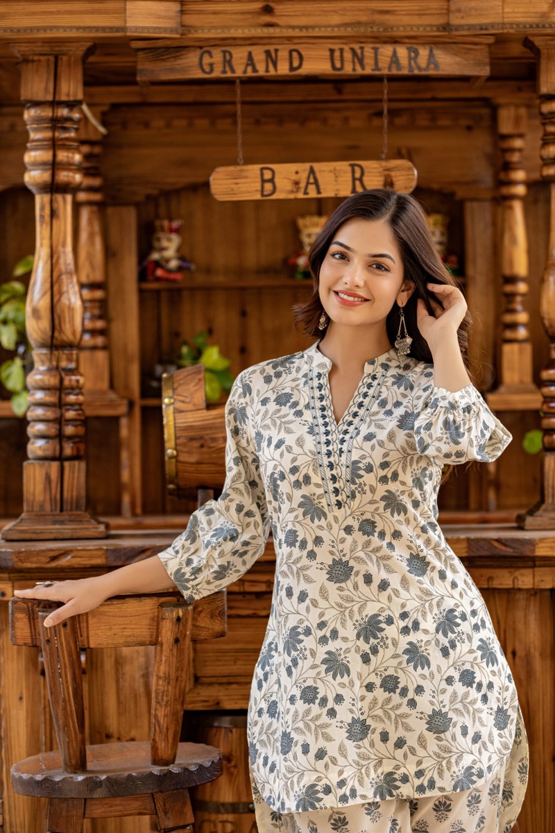 Women Beige & Blue Floral Print 2 Piece Co-ord Set