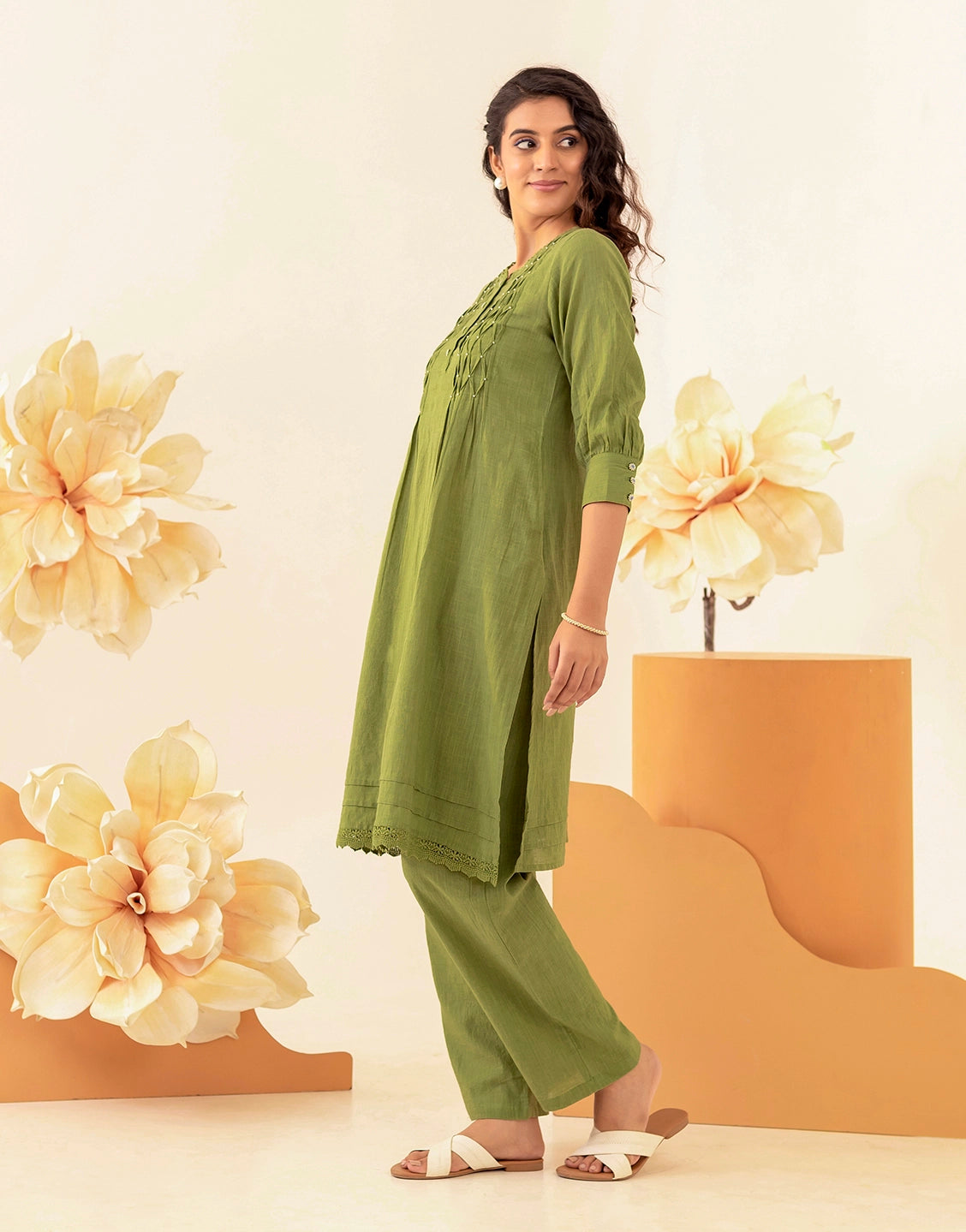 Green Pin Tuck Detailing Round Neck Kurta set for Women