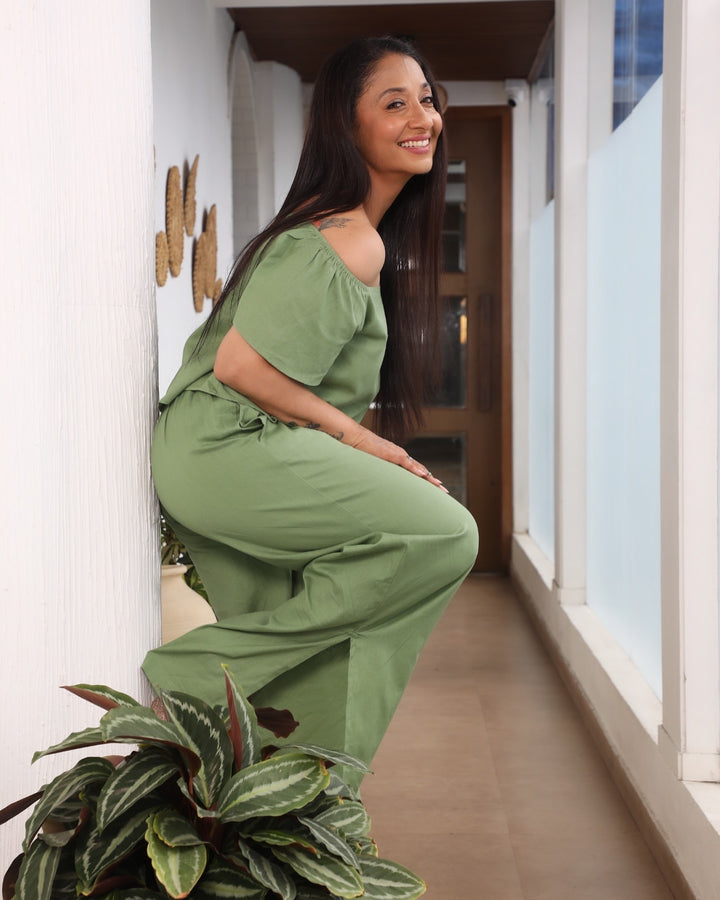 GREEN LINEN SOLID CO-ORD SET (WITH PANTS & CROP TOP)
