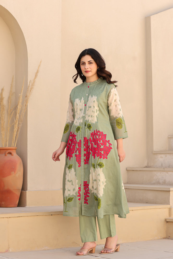Green Floral Printed Mal Cotton Kurta Set For Women