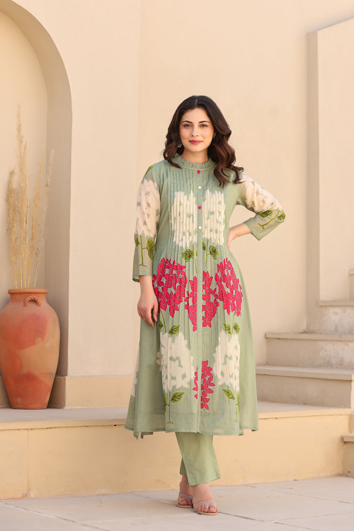 Green Floral Printed Mal Cotton Kurta Set For Women