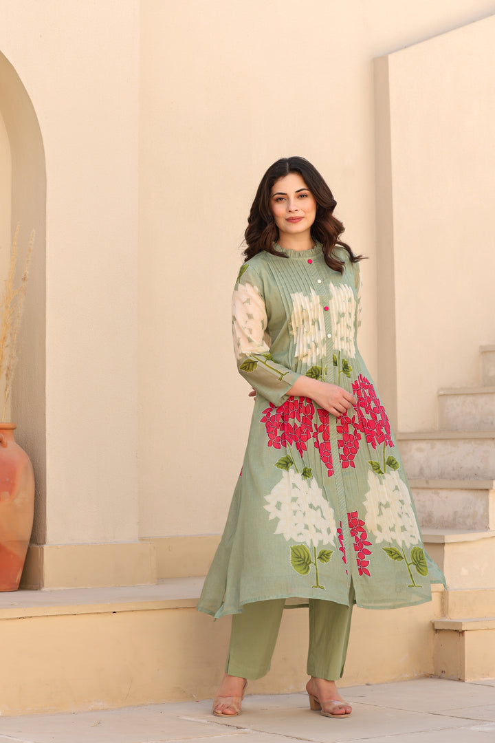 Green Floral Printed Mal Cotton Kurta Set For Women