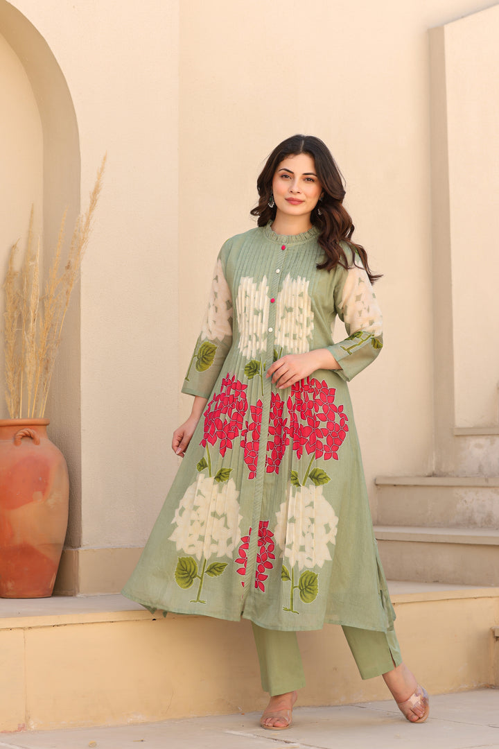 Green Floral Printed Mal Cotton Kurta Set For Women