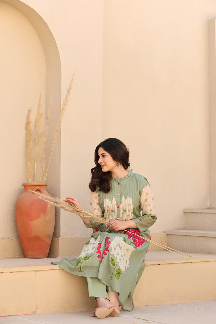 Green Floral Printed Mal Cotton Kurta Set For Women