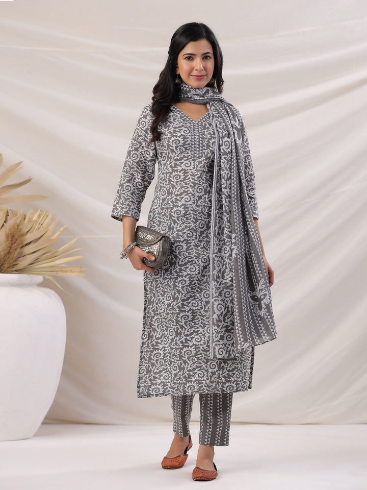 Grey Cotton Blend Kurta Set: A Perfect Blend of Tradition and Modernity