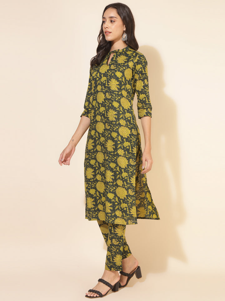 Floral Print Straight Kurta and Pant Co-ord Set