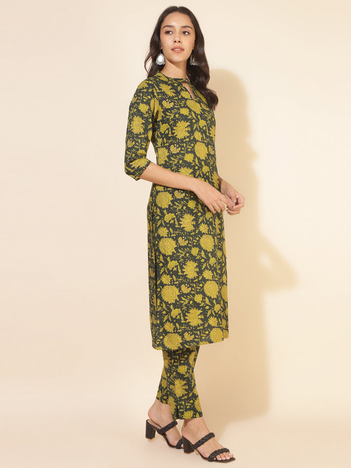 Floral Print Straight Kurta and Pant Co-ord Set
