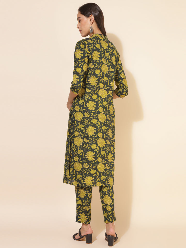 Floral Print Straight Kurta and Pant Co-ord Set