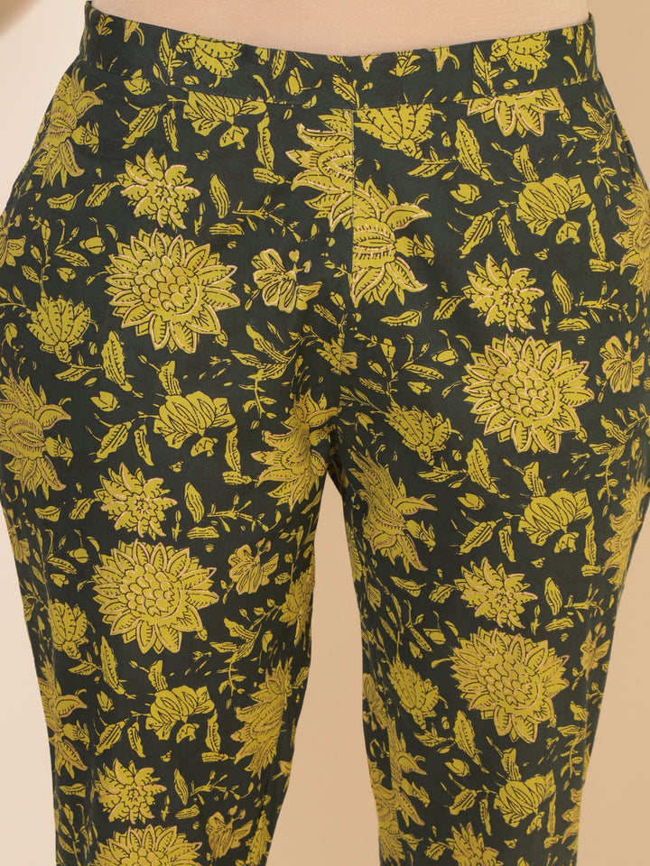 Floral Print Straight Kurta and Pant Co-ord Set