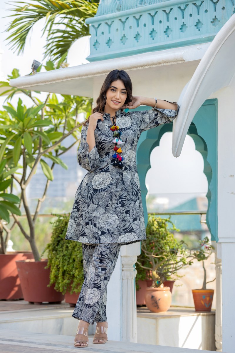 Women Black Tropical Print 2 Piece Co-ord Set