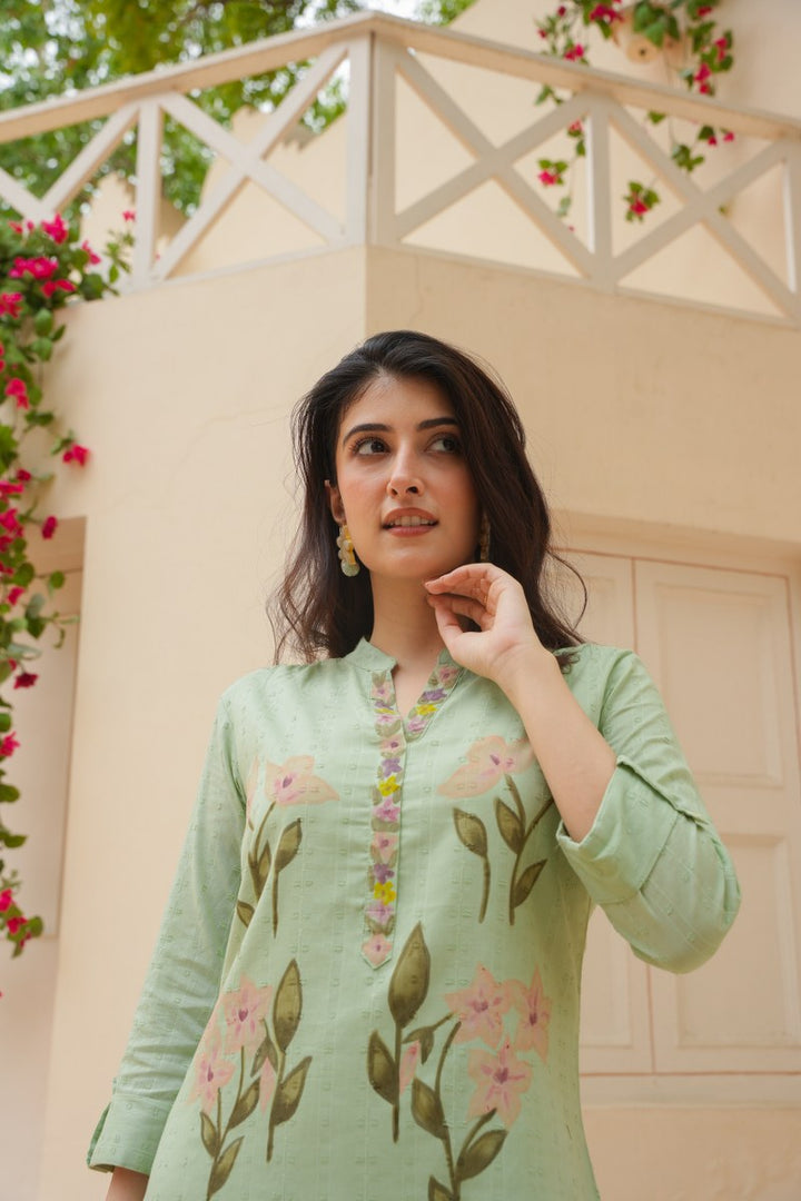 Elegant Light Green Floral Print Straight Kurta