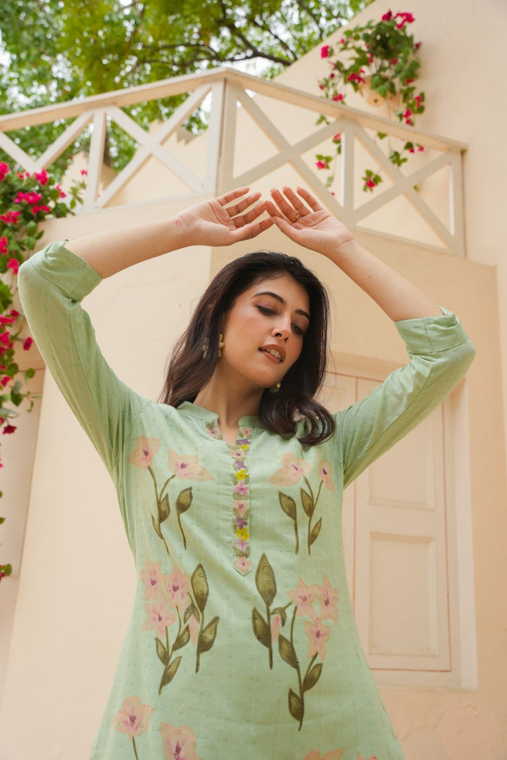 Elegant Light Green Floral Print Straight Kurta